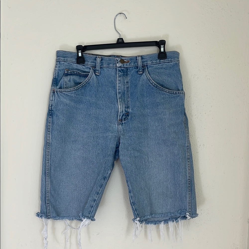 Levi's Distressed Denim Shorts - 32